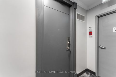 Photo 6 at 817 - 40 Homewood Avenue, South St. James Town, Toronto