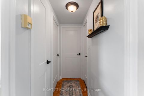 Photo 15 at 817 - 40 Homewood Avenue, South St. James Town, Toronto