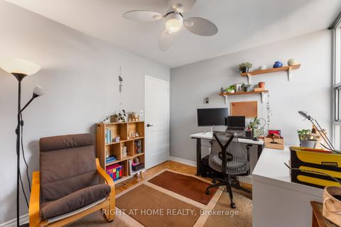 Photo 19 at 817 - 40 Homewood Avenue, South St. James Town, Toronto
