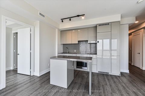 Photo 15 at 3807 - 7 Grenville Street, Bay Street Corridor, Toronto