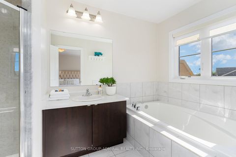 Photo 10 at 32 Grand Trunk Avenue, Patterson, Vaughan