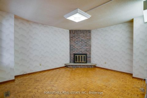 Photo 4 at 82 Hord Crescent, Lakeview Estates, Vaughan
