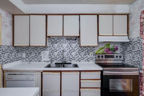 Photo 14 at 82 Hord Crescent, Lakeview Estates, Vaughan