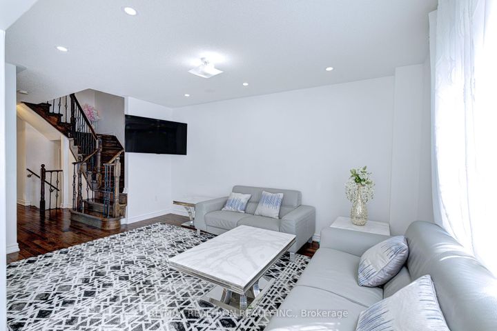 Photo 9 at 88 Banbrooke Crescent, Summerhill Estates, Newmarket