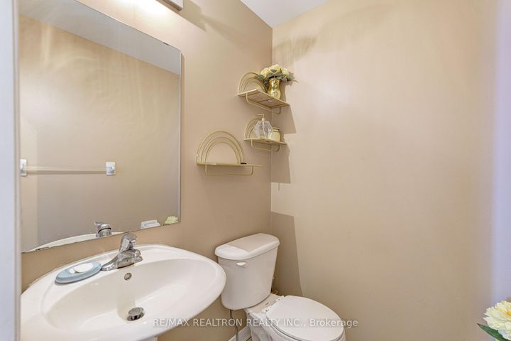 Photo 22 at 88 Banbrooke Crescent, Summerhill Estates, Newmarket
