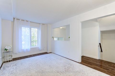 Photo 2 at 88 Banbrooke Crescent, Summerhill Estates, Newmarket