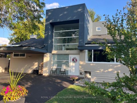 Photo 2 at 90 Berkinshaw Crescent, Don Mills, Toronto