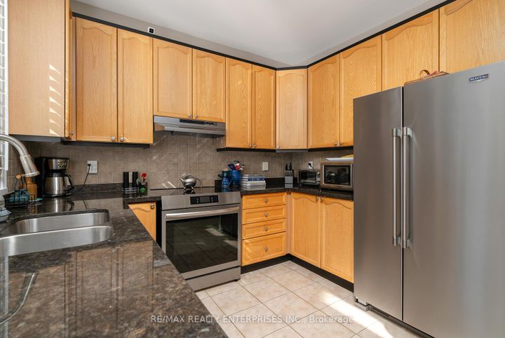 Photo 12 at 3941 Angus Walk, Churchill Meadows, Mississauga