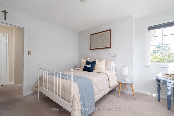 Photo 22 at 3941 Angus Walk, Churchill Meadows, Mississauga