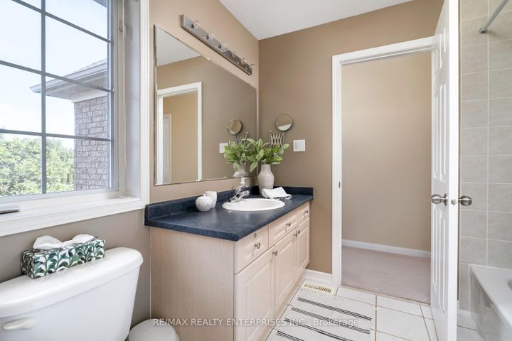 Photo 29 at 3941 Angus Walk, Churchill Meadows, Mississauga