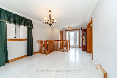 Photo 4 at 30 East Drive E, Smythe, Toronto
