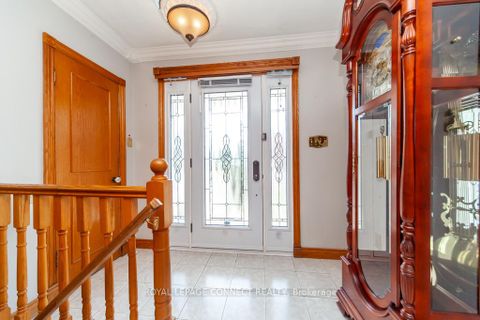 Photo 5 at 30 East Drive E, Smythe, Toronto