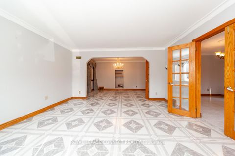 Photo 8 at 30 East Drive E, Smythe, Toronto