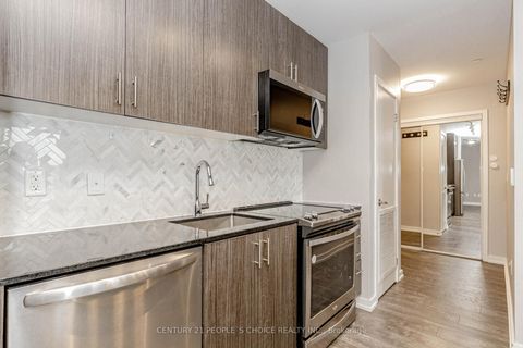 Photo 17 at 217 - 210 Sabina Drive, GO Glenorchy, Oakville