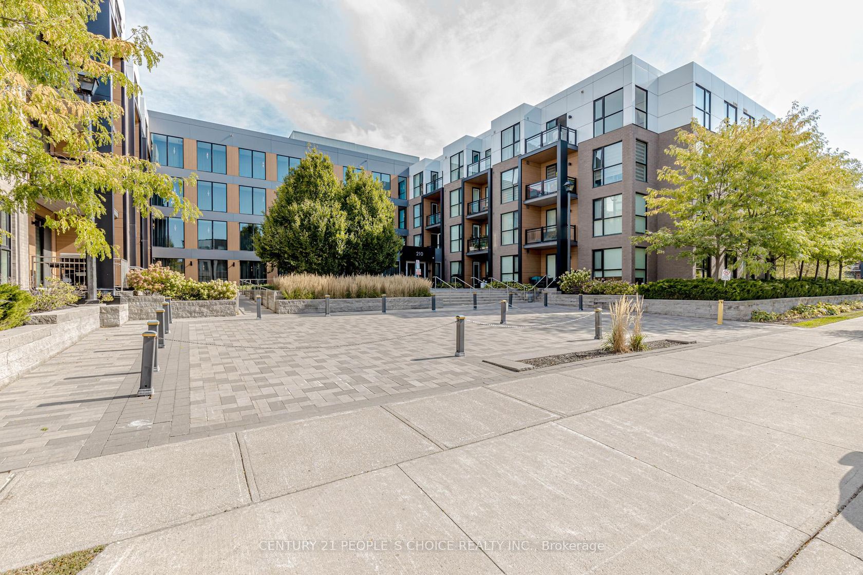 217 - 210 Sabina Drive, GO Glenorchy, Oakville 
