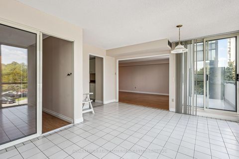 Photo 13 at 417 - 30 Harding Boulevard W, North Richvale, Richmond Hill Photo 13 at 417 - 30 Harding Boulevard W, North Richvale, Richmond Hill
