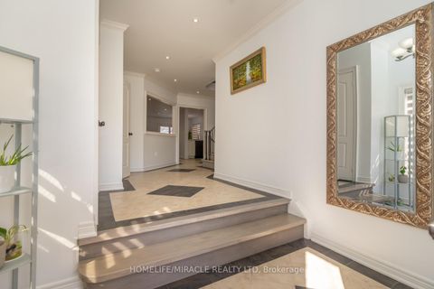 Photo 5 at 60 Forest Fountain Drive, Sonoma Heights, Vaughan