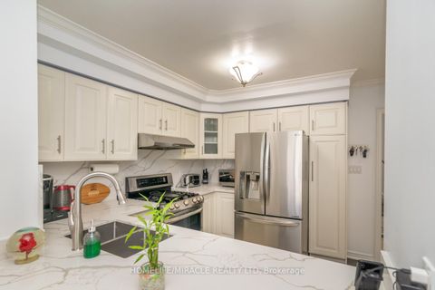 Photo 13 at 60 Forest Fountain Drive, Sonoma Heights, Vaughan