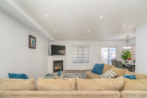 Photo 19 at 60 Forest Fountain Drive, Sonoma Heights, Vaughan