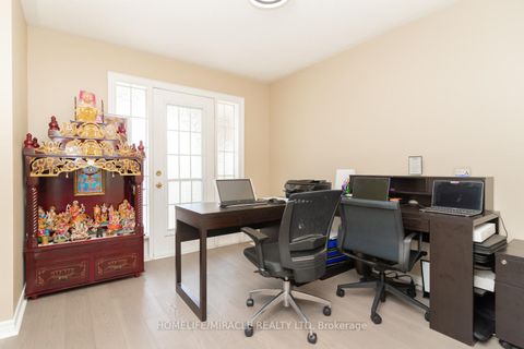 Photo 34 at 60 Forest Fountain Drive, Sonoma Heights, Vaughan
