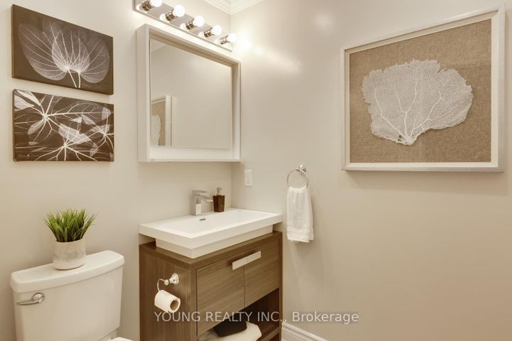 Photo 17 at 21 Bathford Crescent, Bayview Village, Toronto