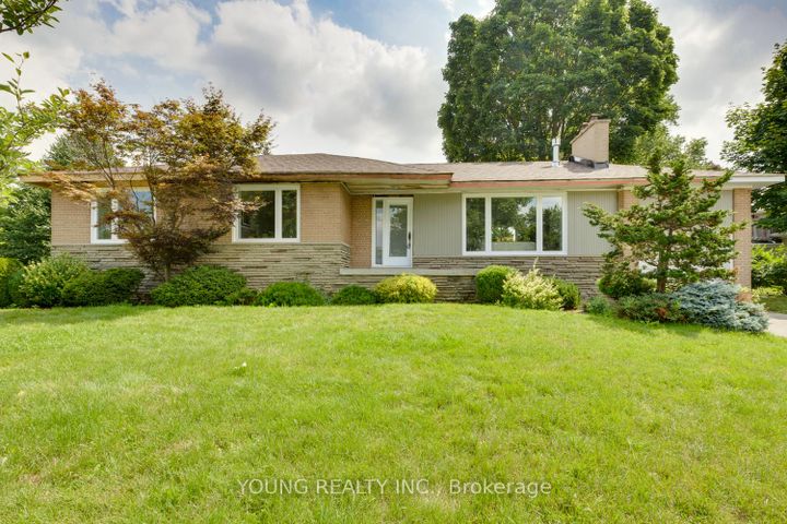 Photo 18 at 21 Bathford Crescent, Bayview Village, Toronto