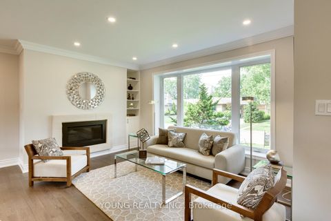 Photo 1 at 21 Bathford Crescent, Bayview Village, Toronto