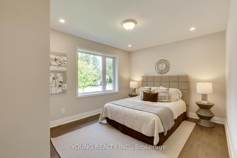 Photo 6 at 21 Bathford Crescent, Bayview Village, Toronto