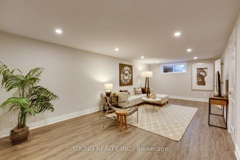 Photo 11 at 21 Bathford Crescent, Bayview Village, Toronto