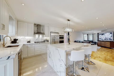 Photo 9 at 26 Sandfield Drive, Aurora Highlands, Aurora
