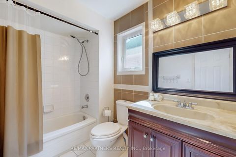 Photo 29 at 26 Sandfield Drive, Aurora Highlands, Aurora
