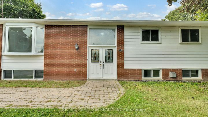 Photo 5 at 20 Lallien Drive, Bond Head, Bradford West Gwillimbury