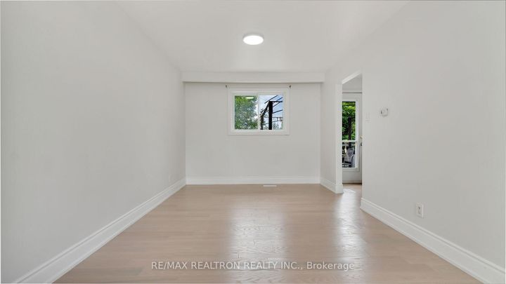 Photo 16 at 20 Lallien Drive, Bond Head, Bradford West Gwillimbury