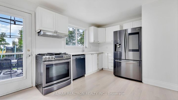 Photo 19 at 20 Lallien Drive, Bond Head, Bradford West Gwillimbury