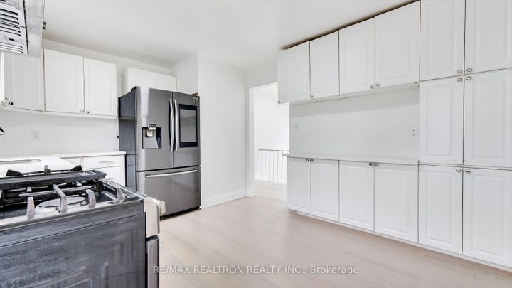 Photo 20 at 20 Lallien Drive, Bond Head, Bradford West Gwillimbury