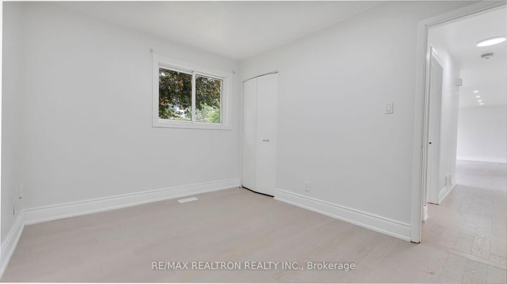 Photo 27 at 20 Lallien Drive, Bond Head, Bradford West Gwillimbury