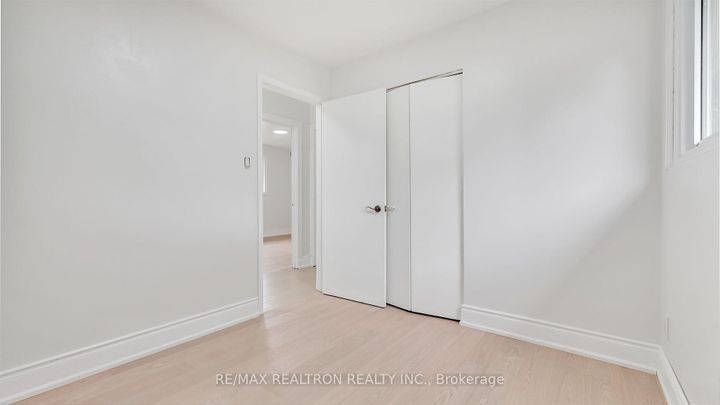 Photo 29 at 20 Lallien Drive, Bond Head, Bradford West Gwillimbury
