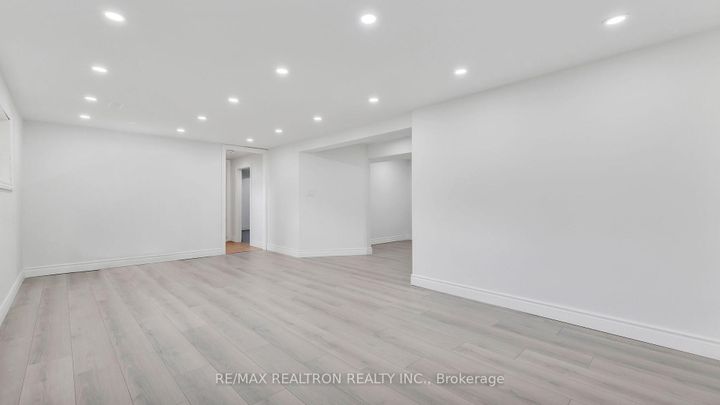 Photo 40 at 20 Lallien Drive, Bond Head, Bradford West Gwillimbury