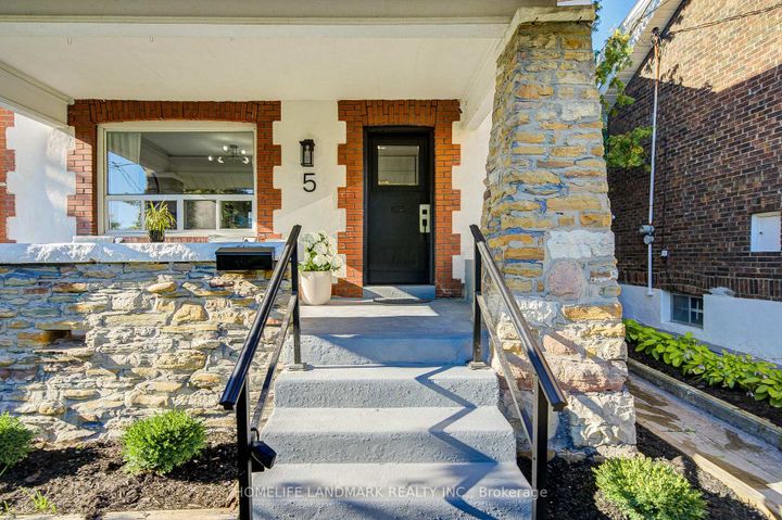 Photo 2 at 5 Beachview Crescent, Danforth, Toronto