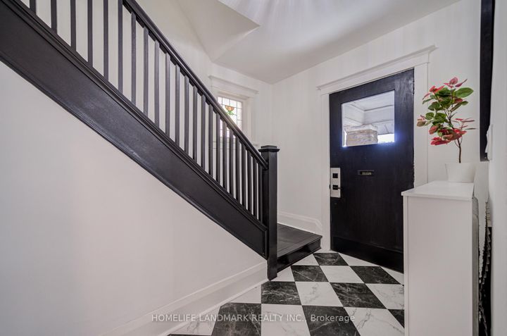 Photo 3 at 5 Beachview Crescent, Danforth, Toronto