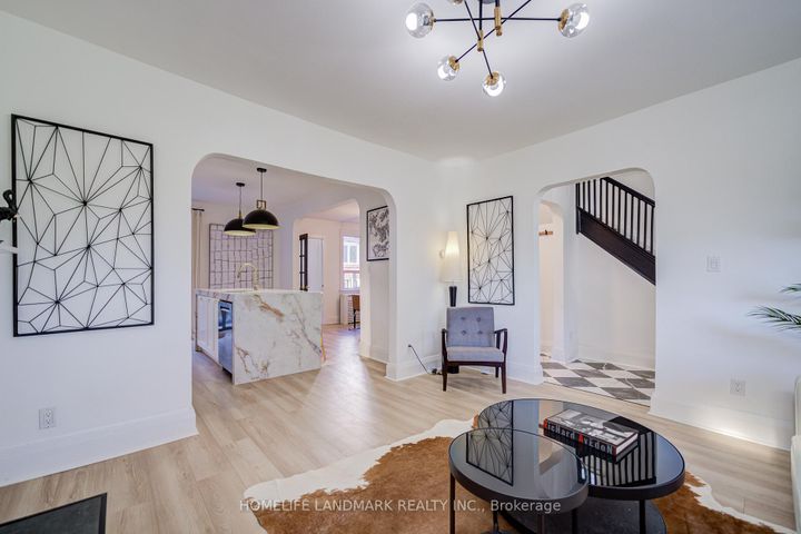 Photo 7 at 5 Beachview Crescent, Danforth, Toronto
