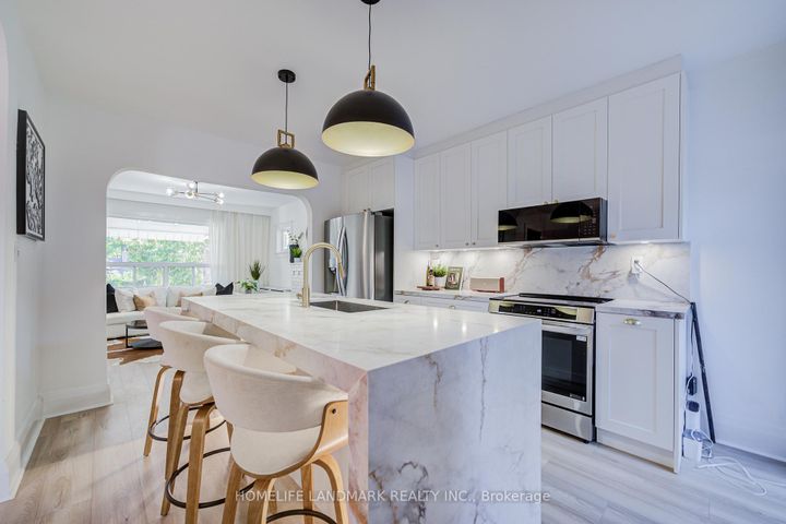 Photo 9 at 5 Beachview Crescent, Danforth, Toronto