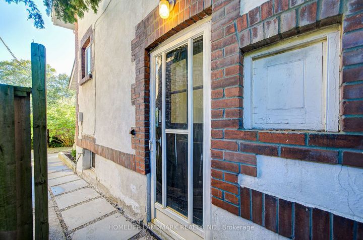Photo 37 at 5 Beachview Crescent, Danforth, Toronto