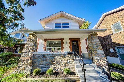 Photo 1 at 5 Beachview Crescent, Danforth, Toronto