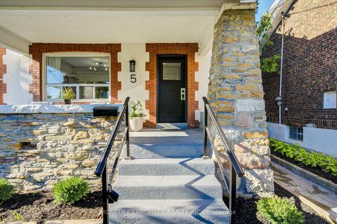 Photo 2 at 5 Beachview Crescent, Danforth, Toronto
