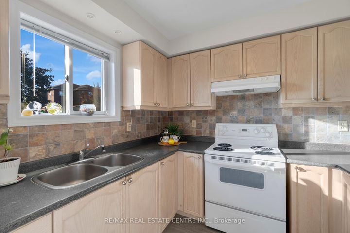Photo 22 at 21 Watson Road, Georgetown, Halton Hills