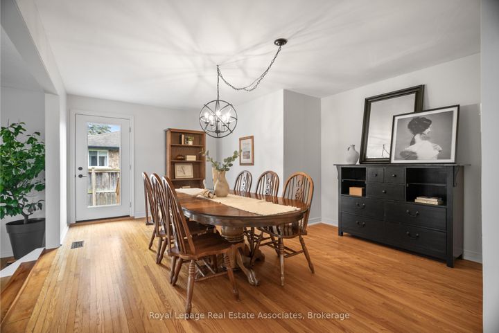 Photo 5 at 14 Hopkins Court, Dundas, Hamilton