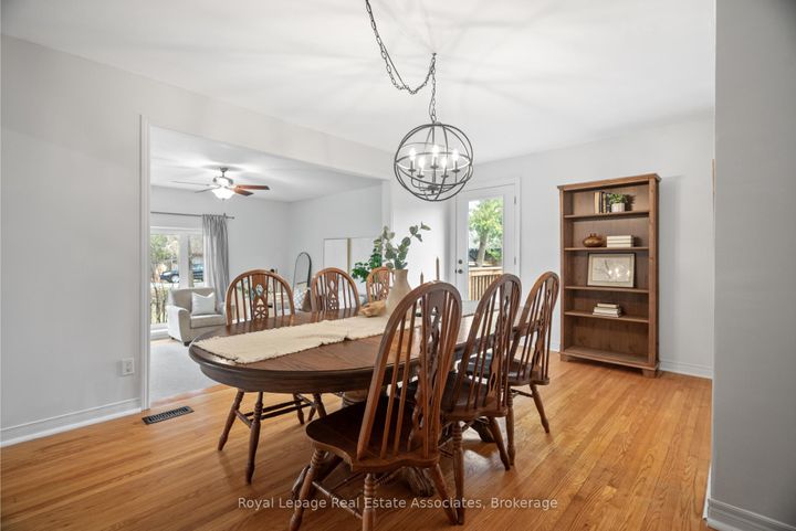 Photo 6 at 14 Hopkins Court, Dundas, Hamilton