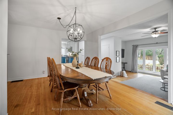 Photo 7 at 14 Hopkins Court, Dundas, Hamilton