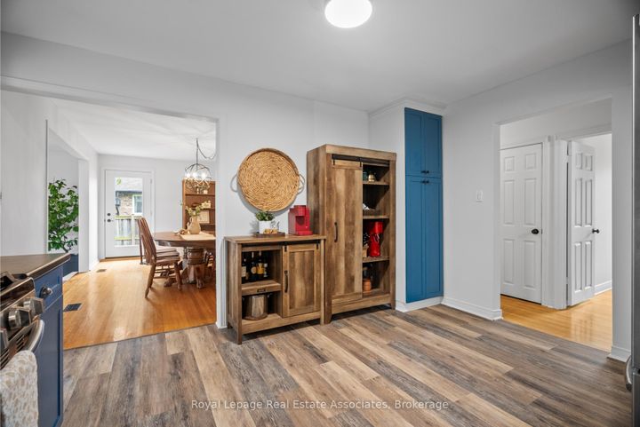 Photo 11 at 14 Hopkins Court, Dundas, Hamilton